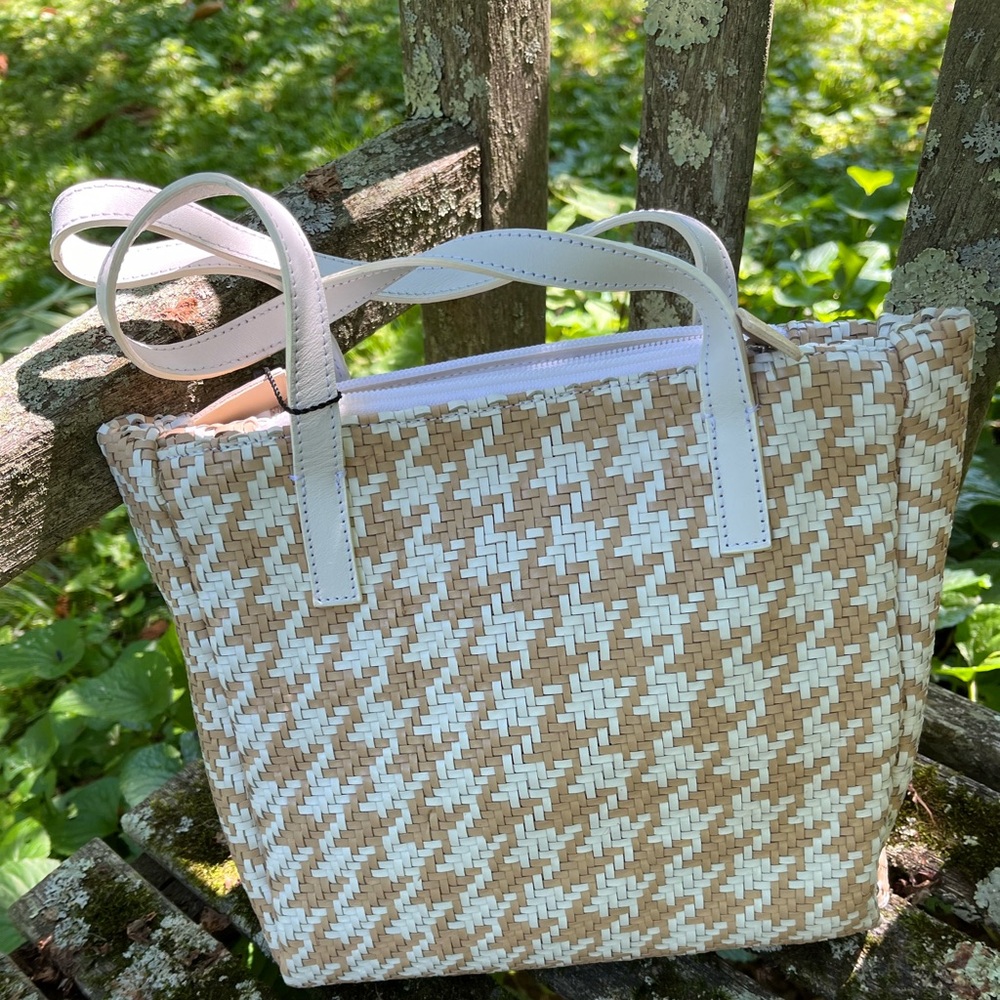 Falor le Borse Italian Leather Woven Handbag. New With Tags
